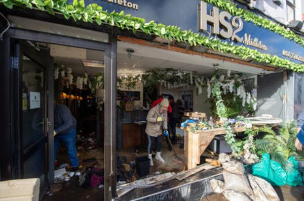  The HS2 hair salon on Main Street. Picture: Dan Linehan